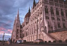 Budapest Unkarin parlamenttitalo