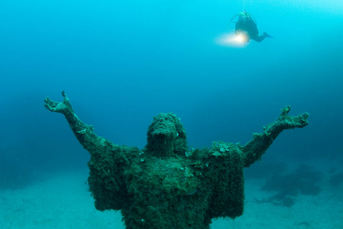 malta sukellus jeesus patsas
