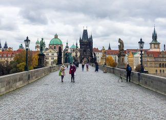 korona matkustus Praha