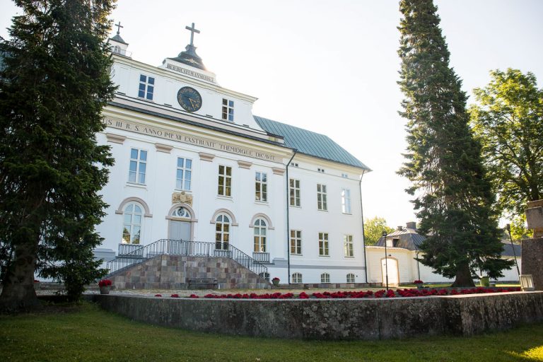 vanha-vaasa-k-y-ihailemassa-suomen-ainoaa-rauniokaupunkia-kerran