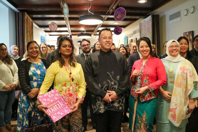 Malesia batik tilaisuus-1-2